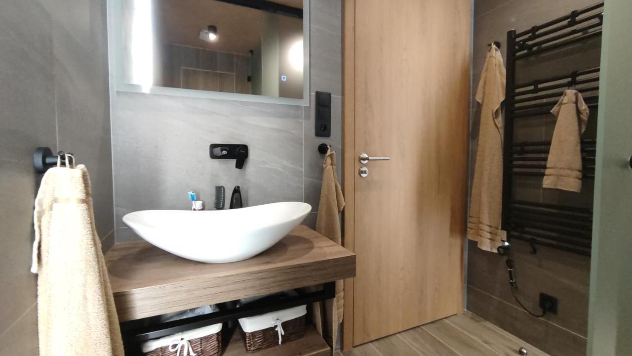Apartman S Vyhladom Na Stity Ovruc 312 Strbske Pleso Exterior photo